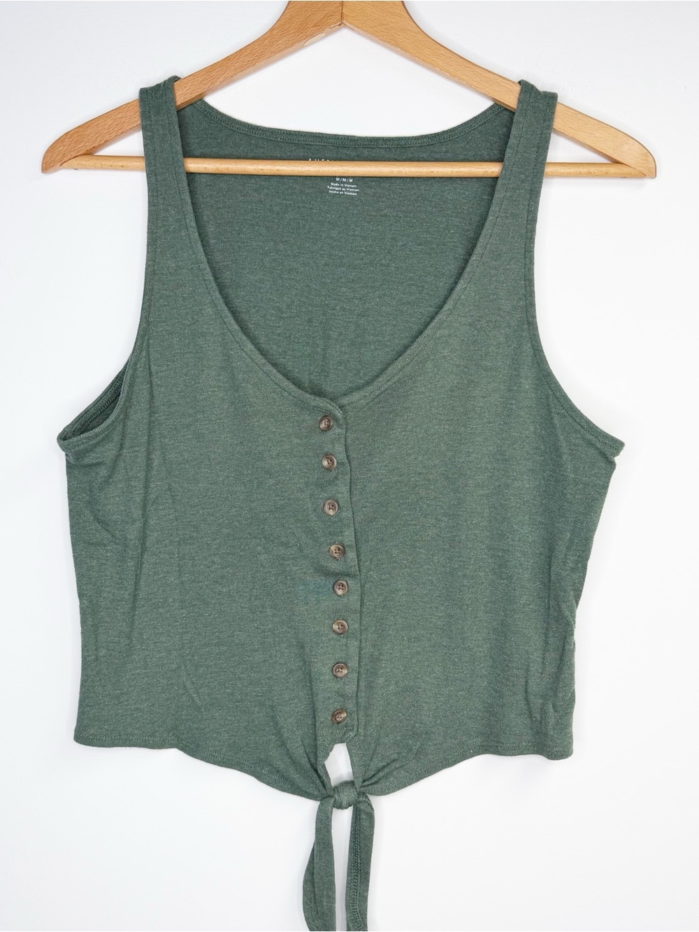 American Eagle tie front‎ crop top green button down size medium